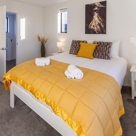Trendy 3 Bedroom 2 Bath Residence, Central City ไครสต์เชิร์ช ภายนอก รูปภาพ
